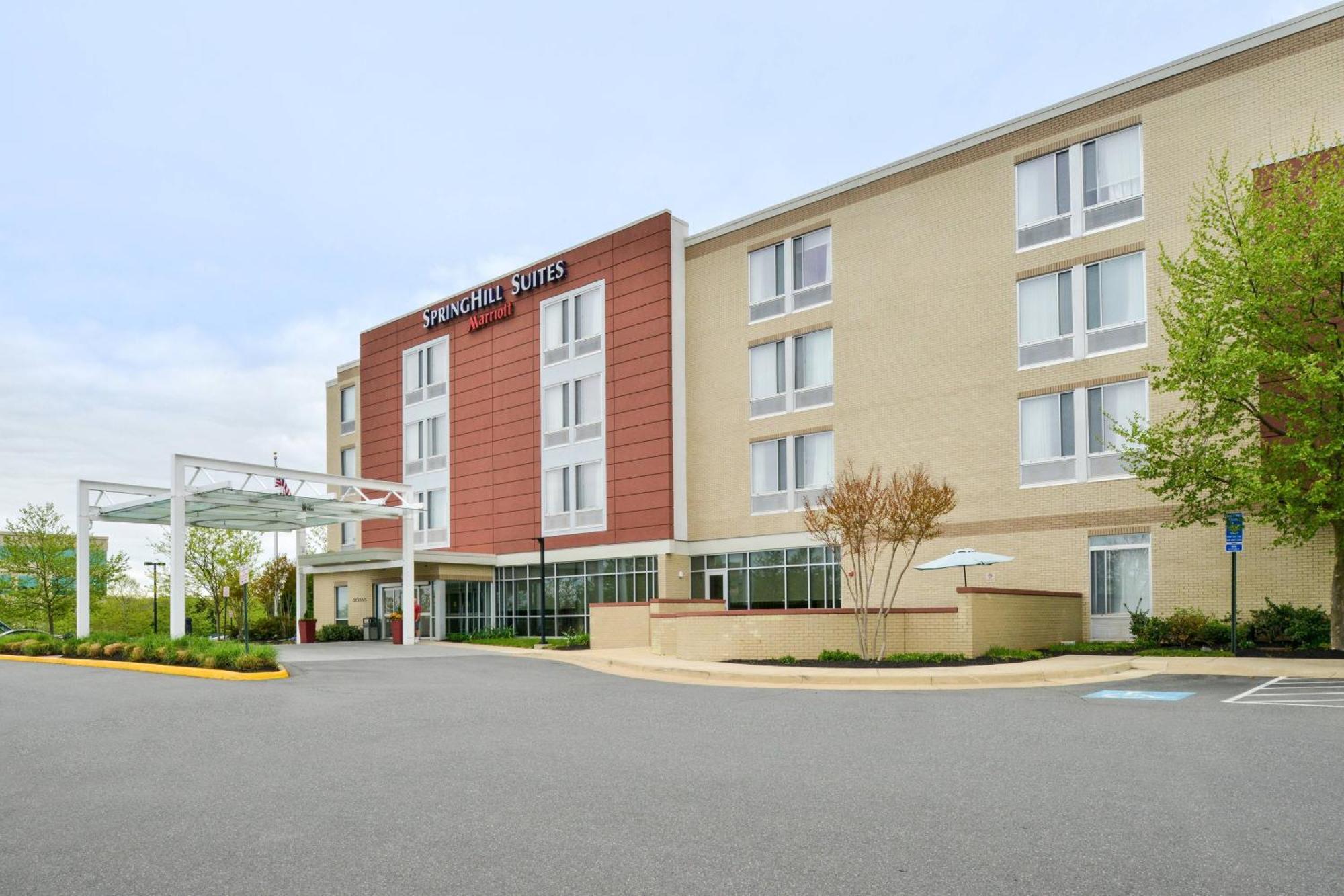 Hotel Springhill Dulles North 3*