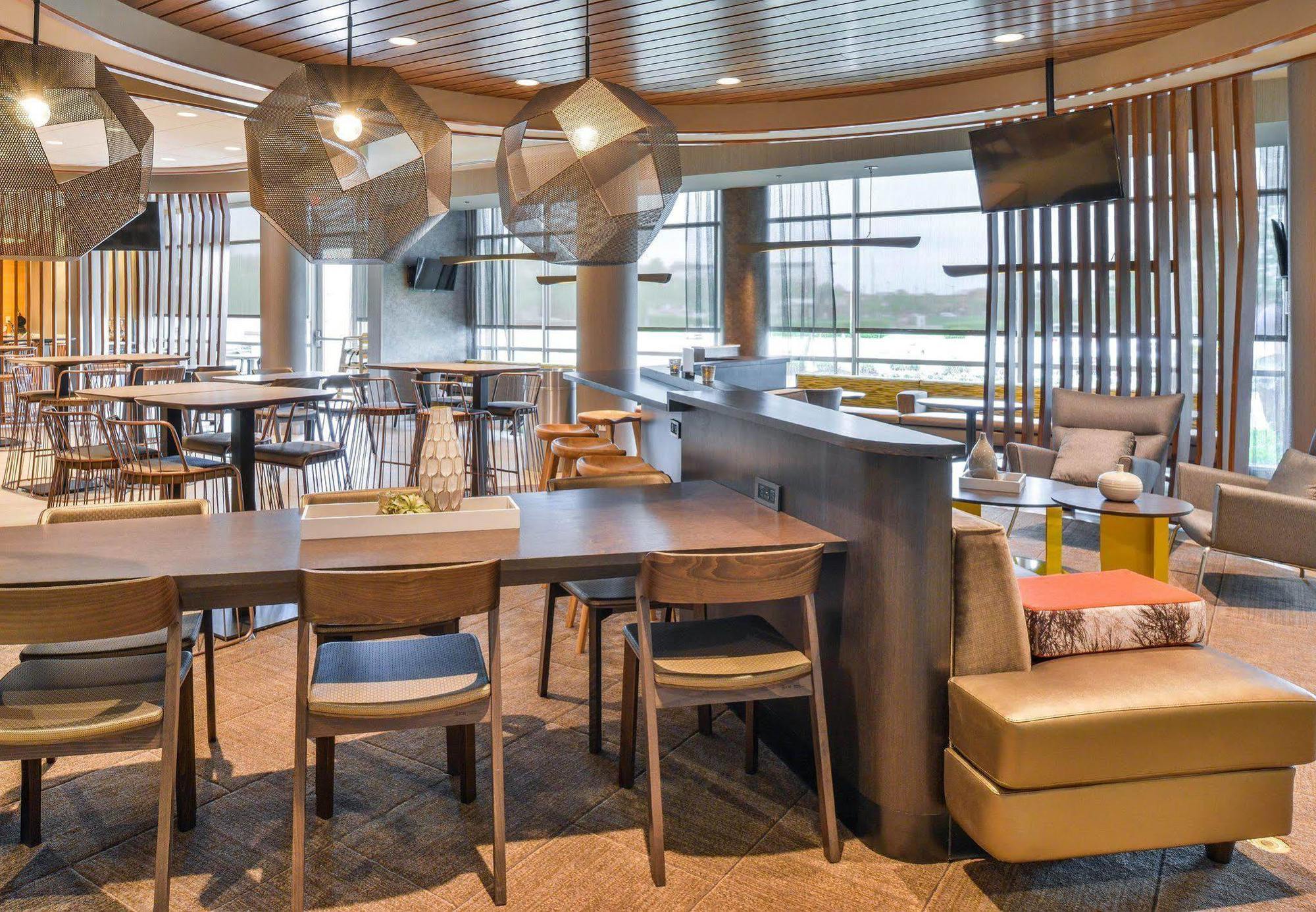 Hotel Springhill Dulles North 3*